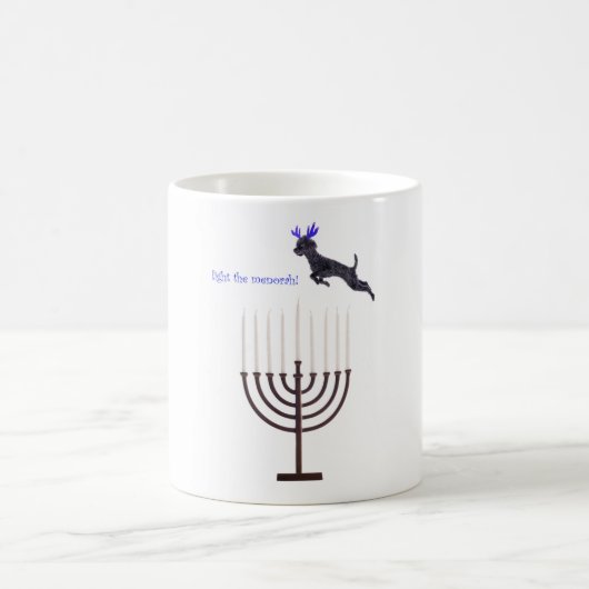 Pudel-Hunderen Chanukkas Menorah schwarzes Kaffeetasse (Mittel)