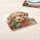 Pudelwelpe, der im Weihnachtskorb sitzt Rechteckiger Pappuntersetzer (angewinkelt)