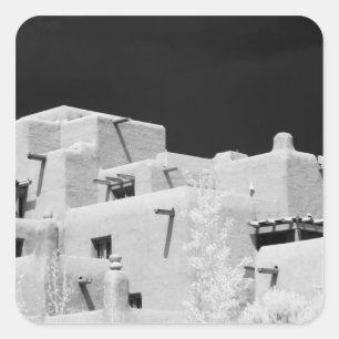 Pueblo-Stil-Adobe-Inn in Loretto, Santa Fe, New Quadratischer Aufkleber