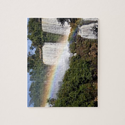 Puerto Iguazu, Argentinien. Das atemberaubende Puzzle (Vertikal)