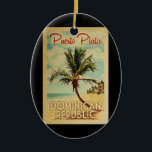 Puerto Plata Palm Tree Wandern Keramik Ornament<br><div class="desc">Ein einzigartig Retro Mitte des Jahrhunderts moderne Puerto Plata Dominikanische Republik Kunstdruck in Vintage Reise Poster Stil. Es verfügt über eine geschwungene Palme am Sandstrand mit Ozean unter einem blauen bewölkten Himmel.</div>