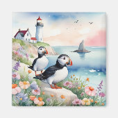 Puffins am Meer - Blume und Leuchtturm im Ozean Magnet (Vorne)