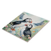 Puffvögel an der Küste mit Aquarellfarben-Blume Fliese (Seite)