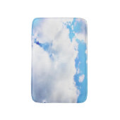 Puffy White Clouds und Blue Sky Badematte (Vorderseite Vertikal)