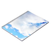 Puffy White Clouds und Blue Sky Notizblock (Linke Seite)