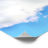 Puffy White Clouds und Blue Sky Poster (Ecke)
