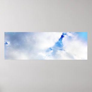 Puffy White Clouds und Blue Sky Poster