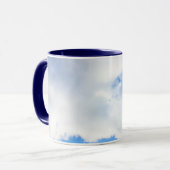 Puffy White Clouds und Blue Sky Tasse (Vorderseite Links)