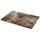 Pug Cooking in Kitchen Schneidebrett (Ecke)