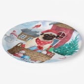 Pug Dog In snow Christmas Dog House Pappteller (Schrägansicht)
