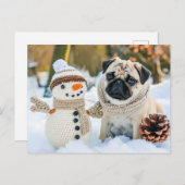 Pug Sitting Next to Snowman in Winter Postkarte (Vorne/Hinten)