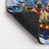 Pug-Weihnachtsboot-Feiertag Mousepad (Ecke)