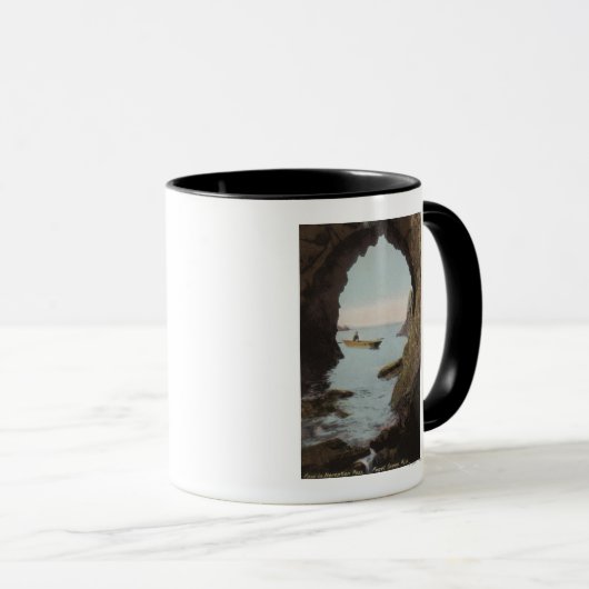 Puget Sound, WA - Höhle in Täuschung Tasse (VorderseiteRechts)