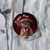 Puggle-Mama mit rotem Hintergrund Button (Beispiel)