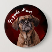 Puggle-Mama mit rotem Hintergrund Button (Vorderseite)