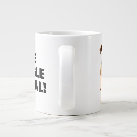 Puggle Mic Drop Jumbo-Tasse (Rückseite)