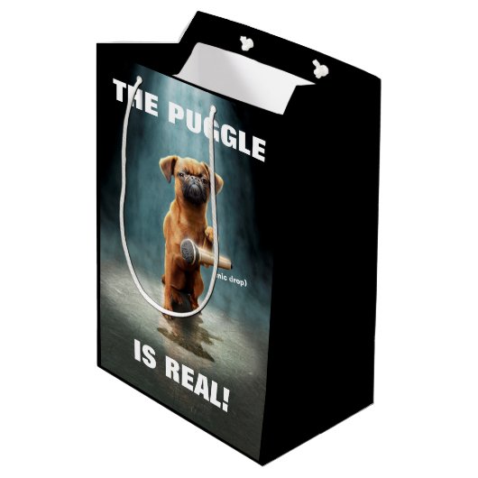 Puggle Mic Drop Mittlere Geschenktüte (Rückseite Schrägansicht)