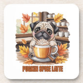 Pugkin Gewürz Latte – Süßes Herbst Pug Kaffee Desi Getränkeuntersetzer (Vorderseite)