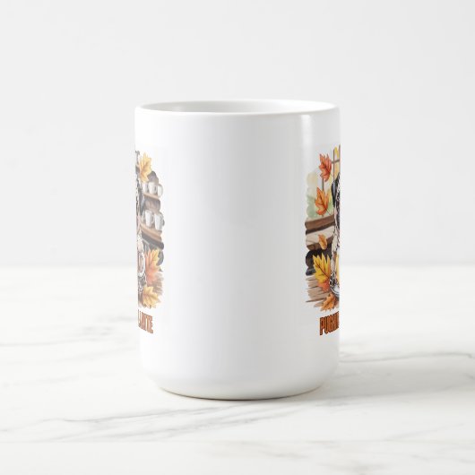 Pugkin Spice Latte – Cute Autumn Pug Coffee Design Kaffeetasse (Mittel)