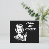 Pull My Finger Retro Hausfrau B&W Postkarte (Stehend Vorderseite)