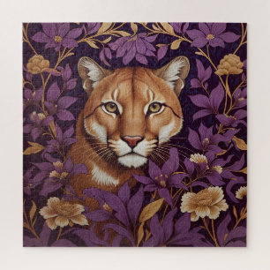 Puma-Gesicht zwischen tiefpurpurfarbenem Laub und Puzzle