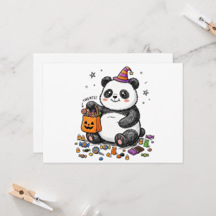Pummeliger Halloween-Panda mit süßem Bauch & Hexen Einladung