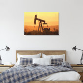 Pump Jack Pumping Oil in West Texas, USA Leinwanddruck (Insitu (Schlafzimmer))