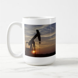Pumpen-Jack am Sonnenuntergang Kaffeetasse