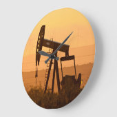 Pumpen-Jack-pumpendes Öl in Westtexas, USA Große Wanduhr (Winkel)