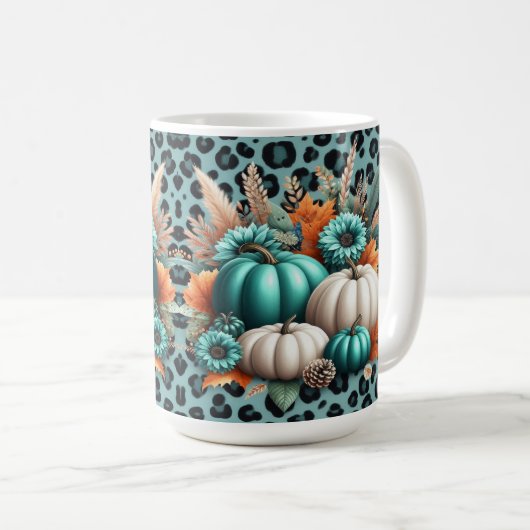 Pumpen und Blume auf Leopard Print Kaffeetasse (VorderseiteRechts)
