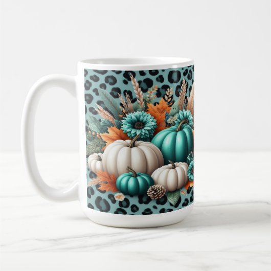 Pumpen und Blume auf Leopard Print Kaffeetasse (Links)