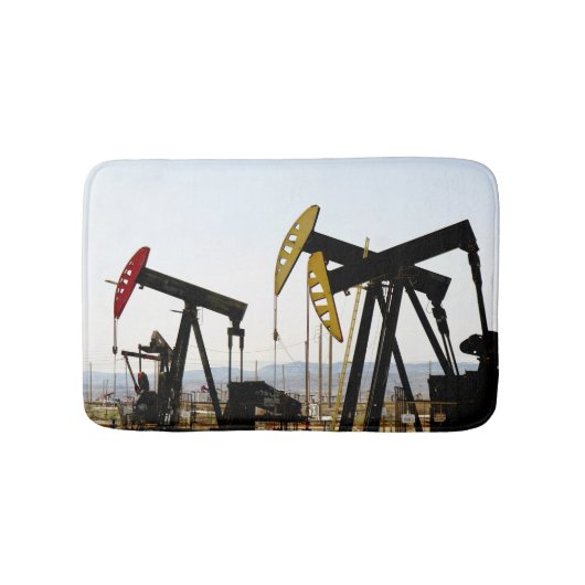 Pumpjacks in Taft, Kalifornien Badematte (Vorderseite)