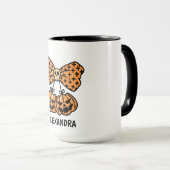 Pumpkin and skull boo Halloween Personalized Name Tasse (VorderseiteRechts)