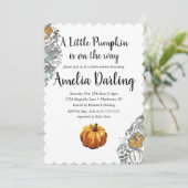 Pumpkin Baby Shower Scallop Edge Einladung (Stehend Vorderseite)