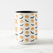 Pumpkin Bat Trick oder Behandlung individuell anpa Tasse (Zentrum)