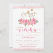 Pumpkin Blush Pink Gold Floral Fall Babydusche in Einladung (Vorderseite)