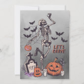 Pumpkin Carving Party Custom Skeleton Halloween Einladung (Rückseite)