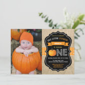 Pumpkin Erstgeburt Einladung Orange Burlap (Stehend Vorderseite)