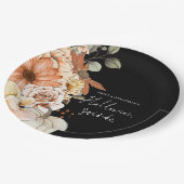 Pumpkin Fall Florals Script Halloween Soirée Black Pappteller (Schrägansicht)