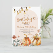 Pumpkin Fall Wildflower Theme Birthday Party Einladung (Stehend Vorderseite)