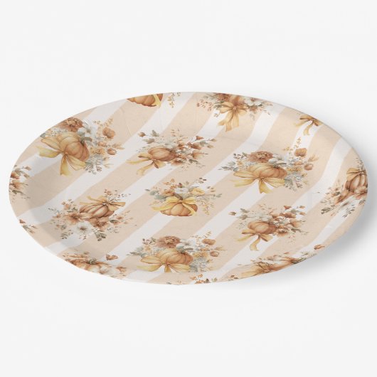 Pumpkin Floral Brautparty Pappteller (Schrägansicht)
