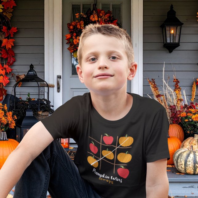 Pumpkin gewinnt immer Kürbis gegen Apfel-T - Shirt (This item is for display purposes only to illustrate the design element. )