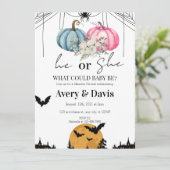 Pumpkin Halloween Gender Reveal Einladung (Stehend Vorderseite)