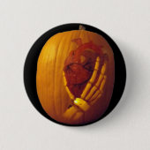 Pumpkin, Herz in Skeletthand Button (Vorderseite)