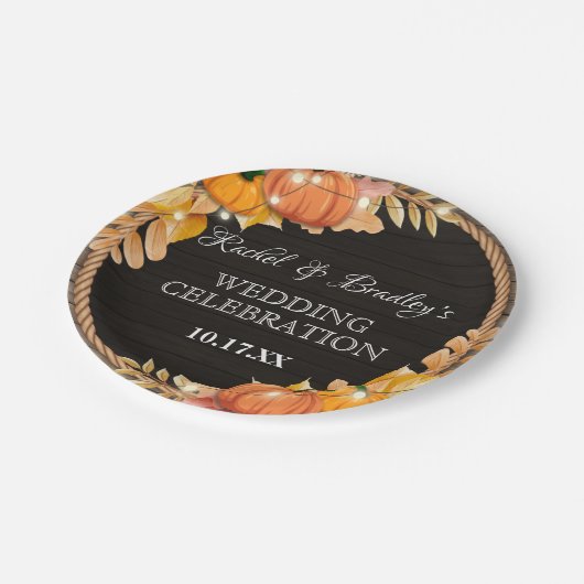 Pumpkin Licht Herbst Rustikale Holzhütte Hochzeit Pappteller (Schrägansicht)