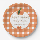 Pumpkin Orange Gingham Fall Baby Dusche Pappteller (Vorderseite)