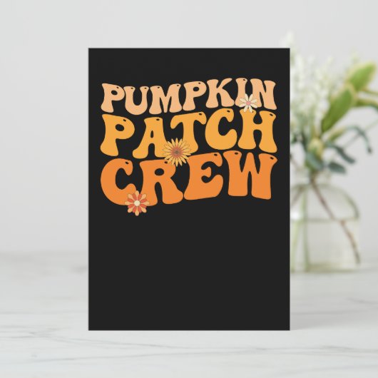 Pumpkin Patch Crew Retro Groovy Herbst Herbst Einladung (Stehend Vorderseite)