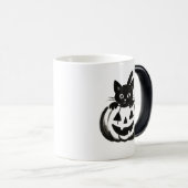 Pumpkin Peek – Black Cat Halloween Design on  Verwandlungstasse (VorderseiteRechts)