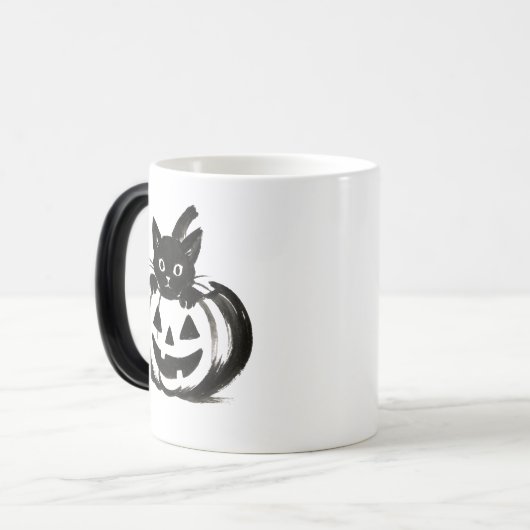 Pumpkin Peek – Black Cat Halloween Design on  Verwandlungstasse (Vorderseite Links)