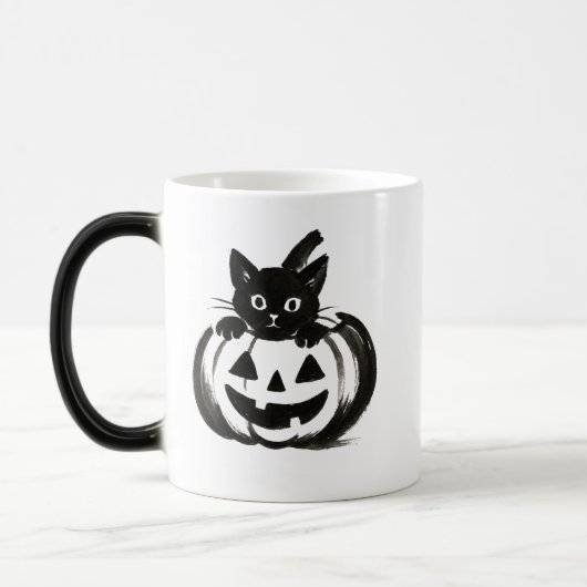 Pumpkin Peek – Black Cat Halloween Design on  Verwandlungstasse (Links)